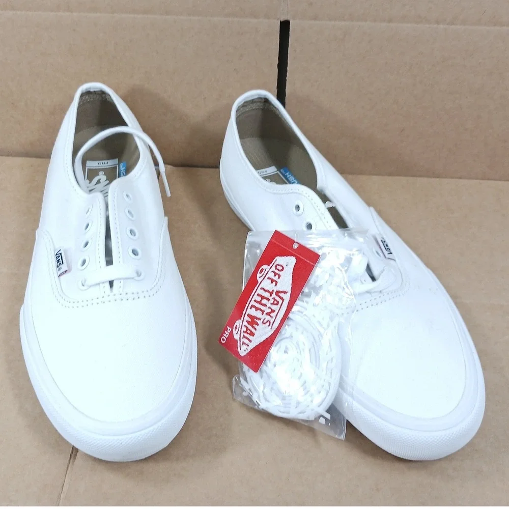Vans Authentic Pro Mens 8.5 True White Canvas Skate Shoes VN000Q0DQLZ NIB